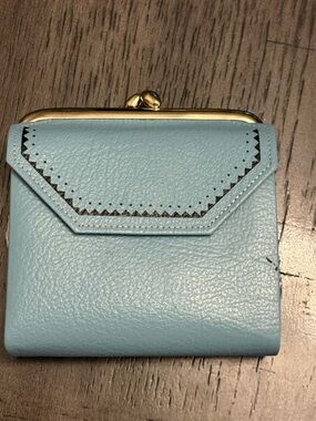 Princess Gardner Vintage Light Blue Leather Kiss-Lock Compact Wallet